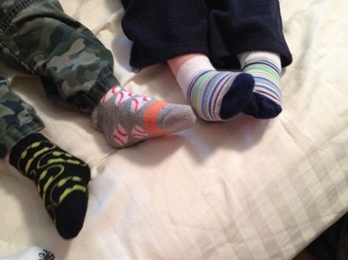 toddler_sock_feet