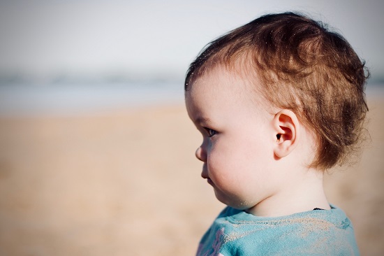 baby_at_beach