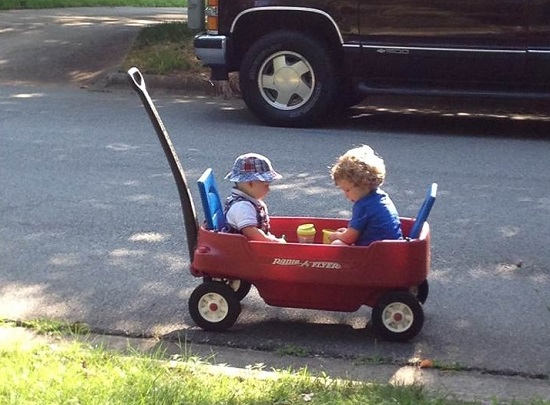 boys_in_wagon