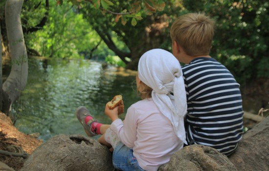 children_eating